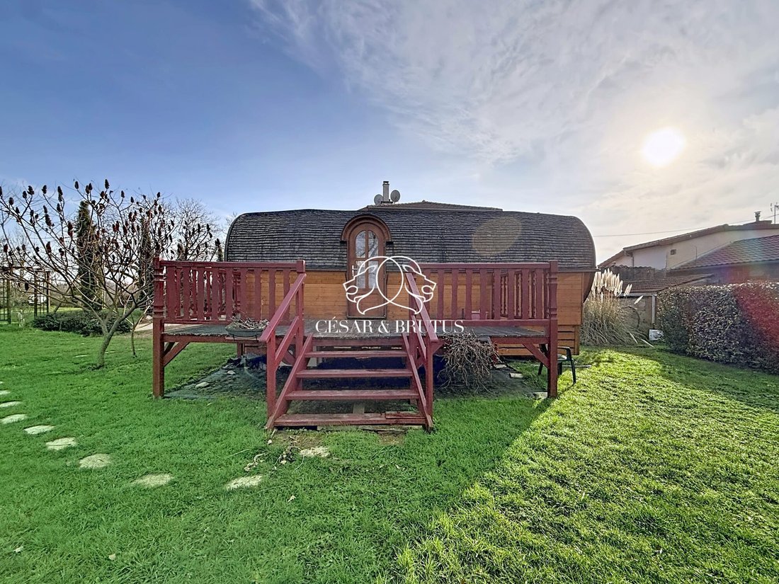 House in Pouilly-sous-Charlieu, Auvergne-Rhône-Alpes, France 2 - 17065416