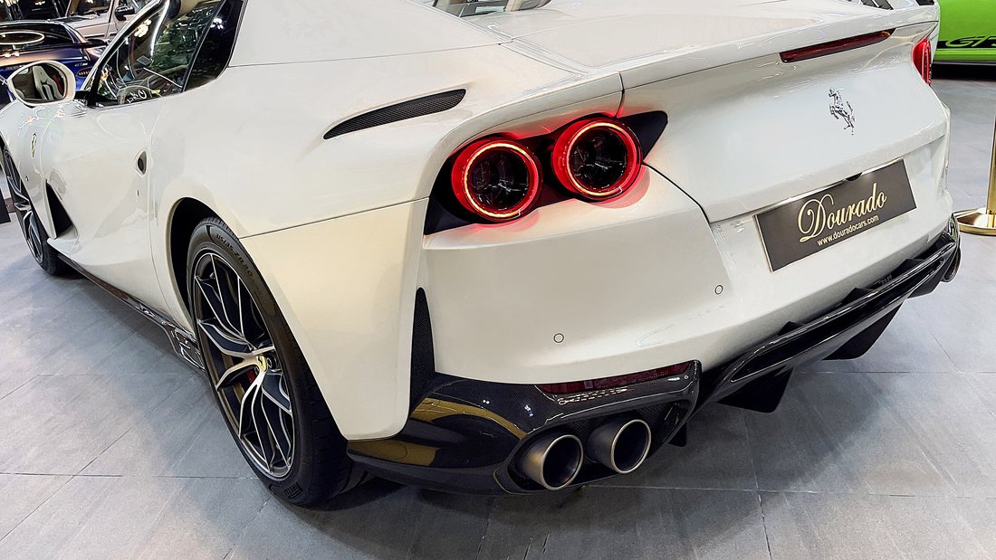 Cabriolet in Dubai, United Arab Emirates 5 - 18544671