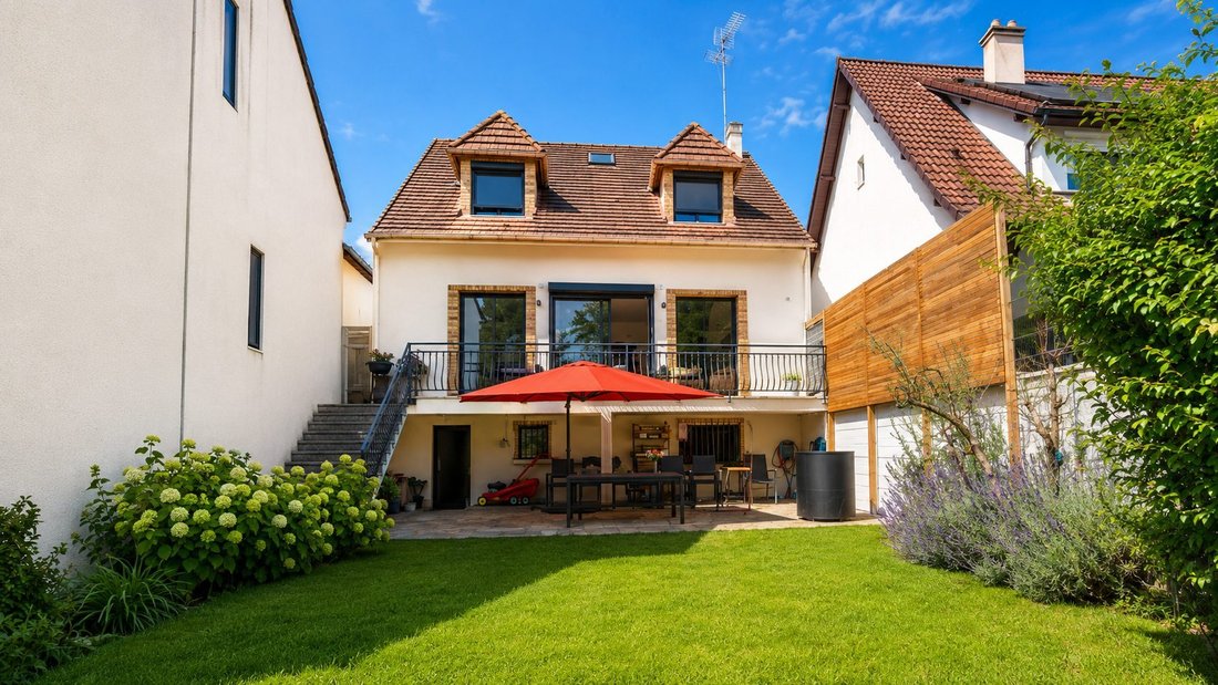 House in Creteil, Ile-de-France, France 2 - 18544738