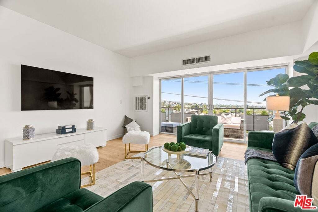 Condo in Los Angeles, California, United States 2 - 18545145