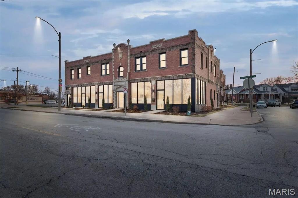 St. Louis, Missouri, United States 3 - 18545072