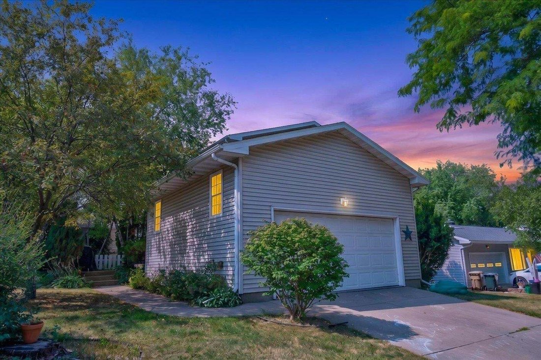 House in Madison, Wisconsin, United States 4 - 18089131