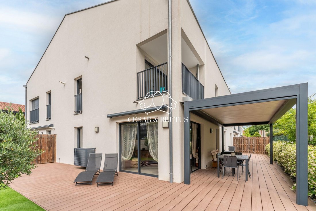 Apartment in Bron, Auvergne-Rhône-Alpes, France 1 - 18151404