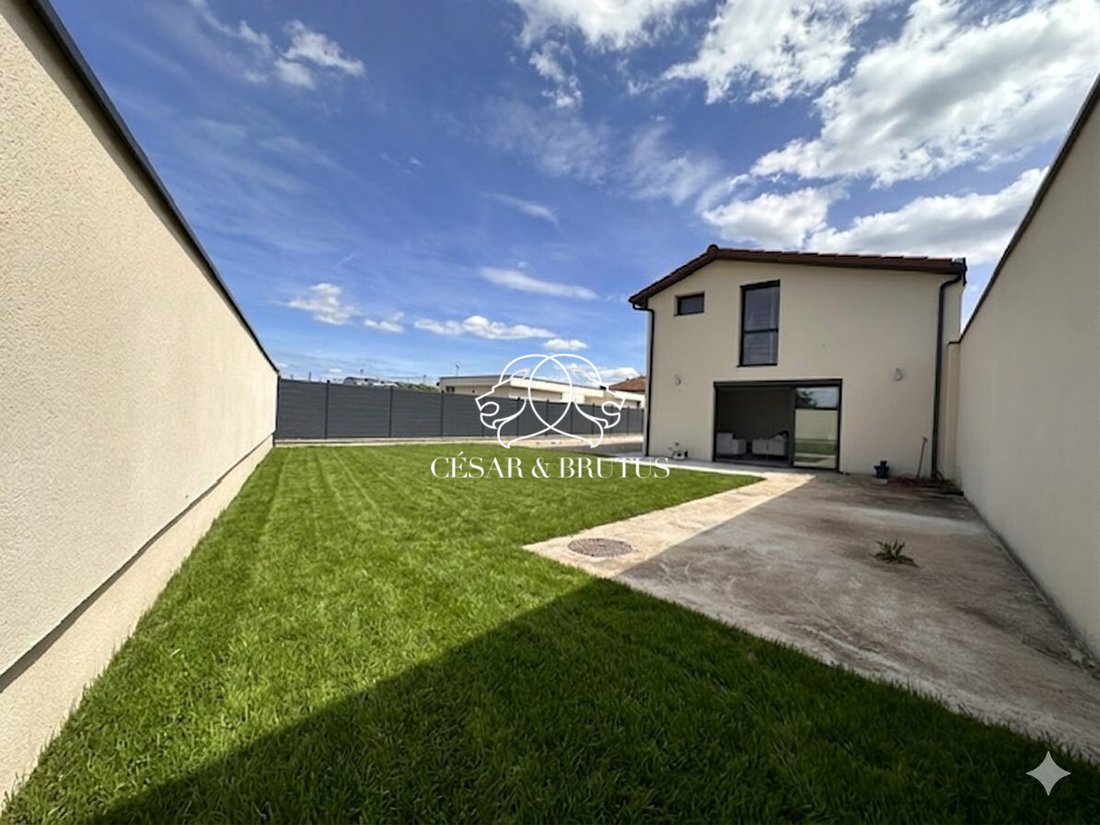 Villa in Decines-Charpieu, Auvergne-Rhône-Alpes, France 4 - 18514680