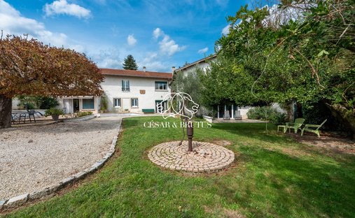 House in Est, Montluel, France 1