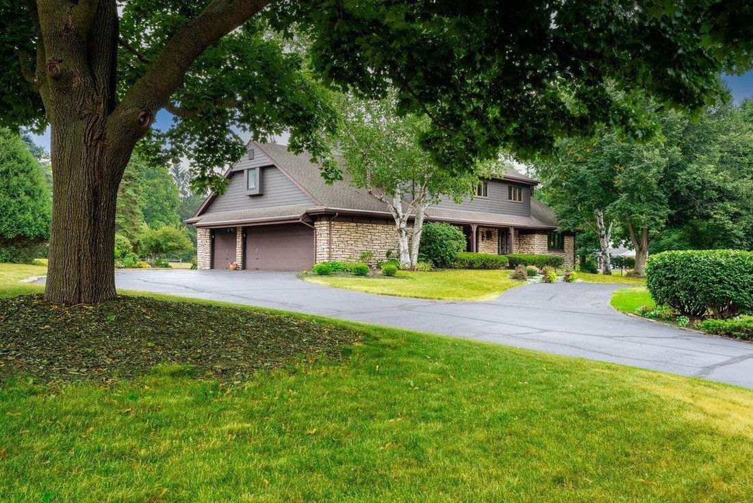 House in Brookfield, Wisconsin, United States 4 - 18545016
