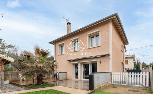 House in Le Village, Vaulx-en-Velin, France 1