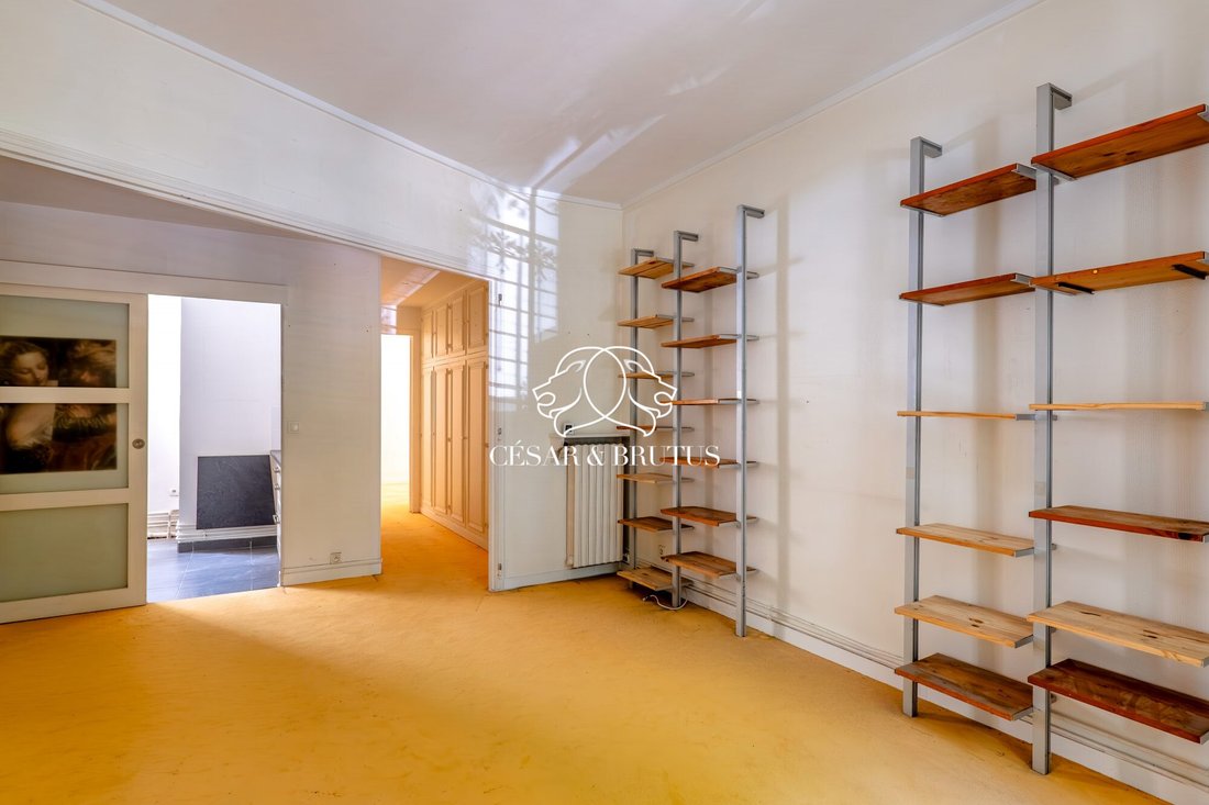 Apartment in Perouses, Paris, Ile-de-France 3 - 18342021