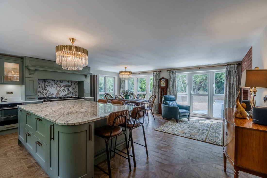 Bungalow in Norfolk, England 3 - 18545837