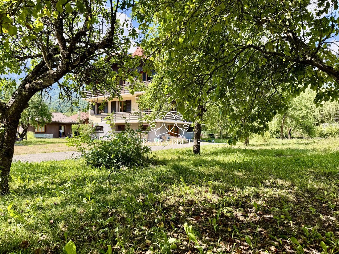 House in Les Houches, Auvergne-Rhône-Alpes, France 1 - 17237975