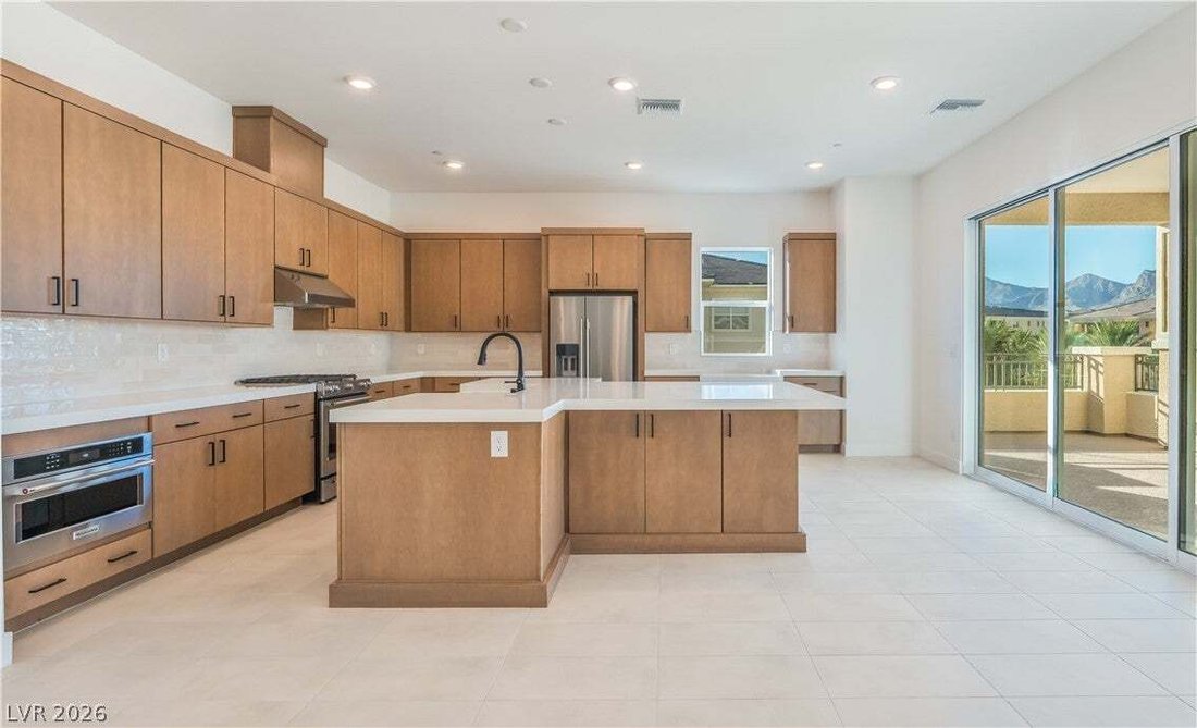 Condo in Las Vegas, Nevada, United States 4 - 18545056