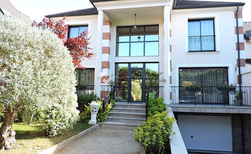 Descartes, Champs-sur-Marne, France 1