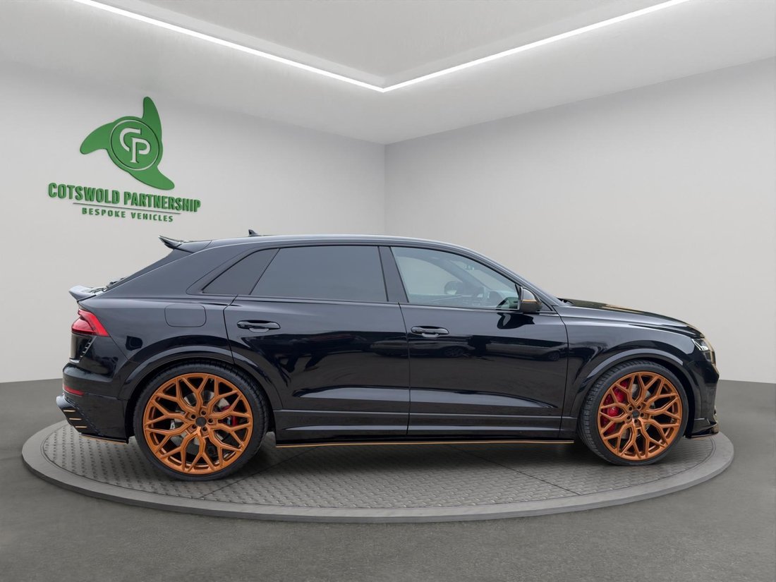 Suv in Moreton-In-Marsh, United Kingdom 2 - 18473689