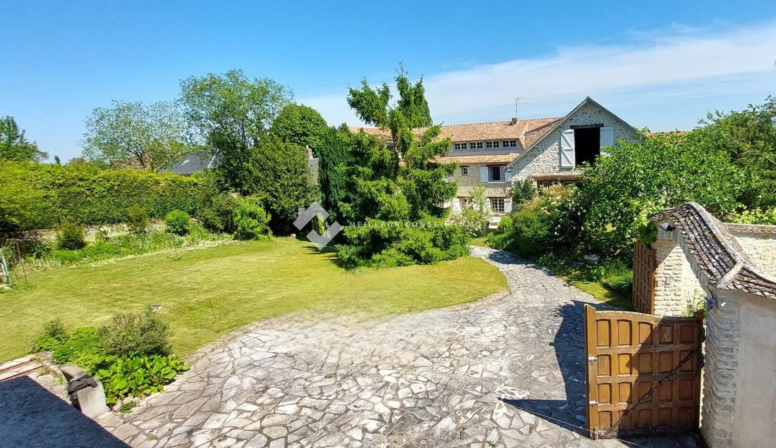 House in Thoiry, Ile-de-France, France 1 - 18496205