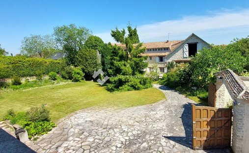 Maison à Thoiry, Île-de-France, France 1