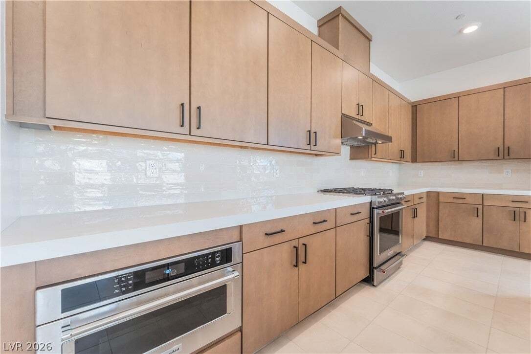 Condo in Las Vegas, Nevada, United States 3 - 18545056