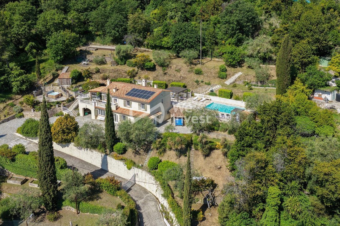 Villa in Carros, Provence-Alpes-Côte d'Azur, France 1 - 18544862