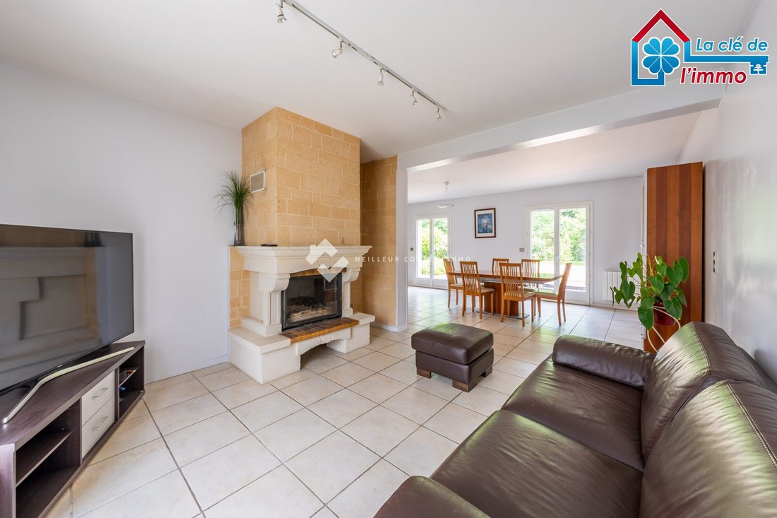 House in Saint-Pierre-du-Perray, Ile-de-France, France 1 - 18384857