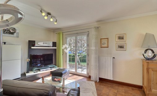 Maison à Cranves-Sales, Auvergne-Rhône-Alpes, France 1