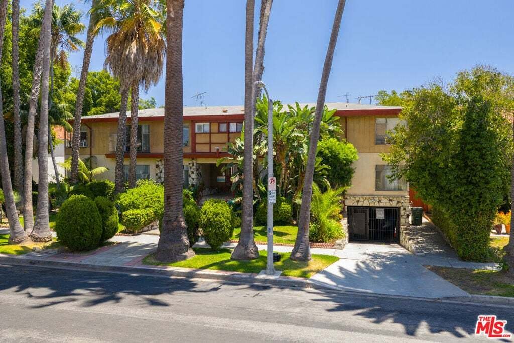 Los Angeles, California, United States 4 - 18545160