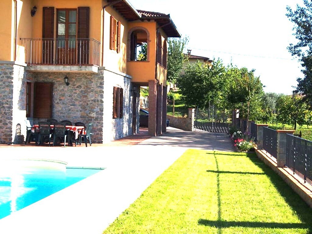 Villa in Castiglione di Garfagnana, Tuscany, Italy 2 - 18545014