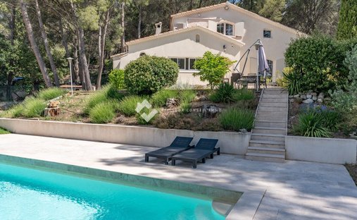 Country House in Centre Ancien-Cros-Lotins, Éguilles, France 1