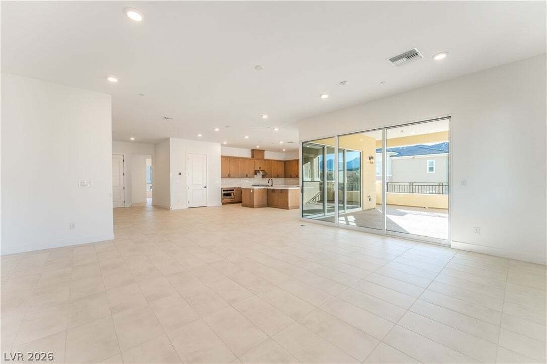 Condo in Las Vegas, Nevada, United States 5 - 18545056