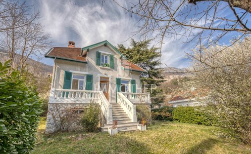 House in Corenc, Auvergne-Rhône-Alpes, France 1