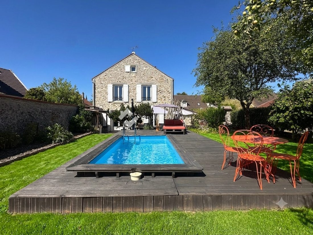House in Nandy, Ile-de-France, France 1 - 18544774