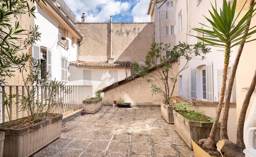 Appartamento a Le Tholonet, Provenza-Alpi-Costa Azzurra, Francia 1