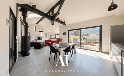 Haus in Divonne-les-Bains, Auvergne-Rhone-Alpen, Frankreich 1
