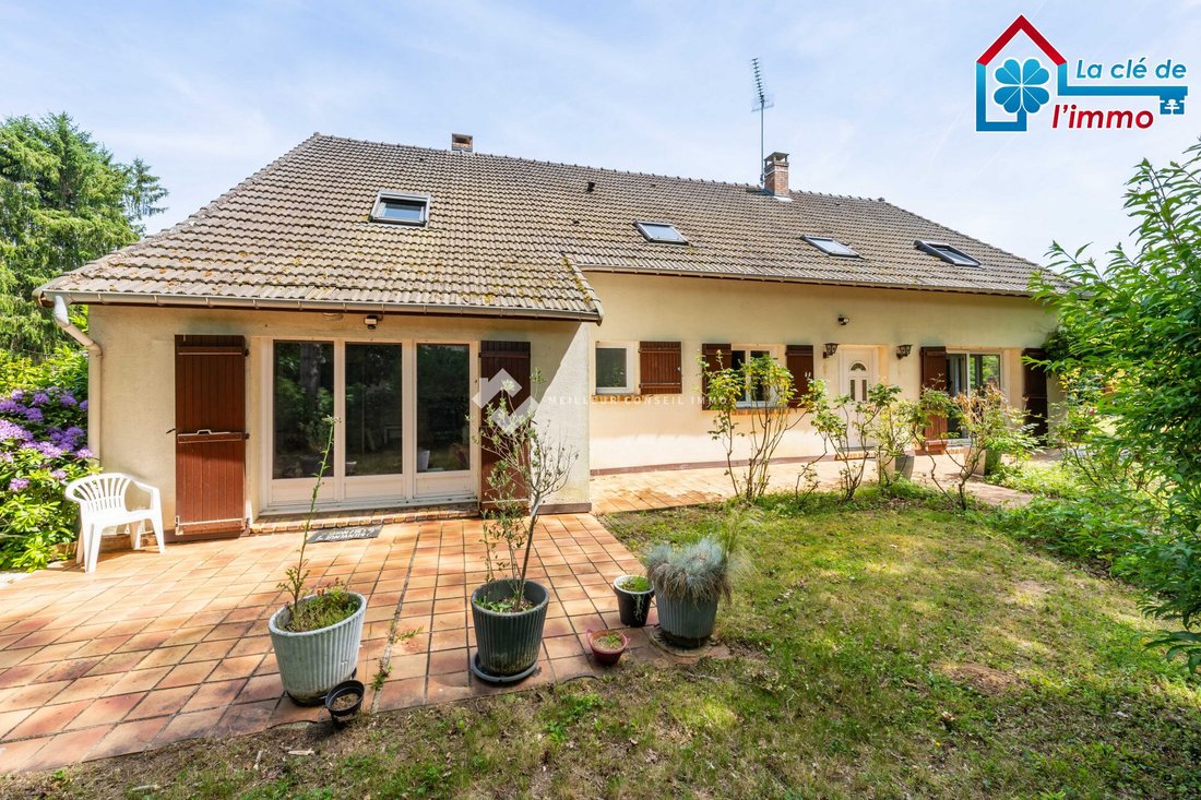 House in Saint-Sauveur-sur-Ecole, Ile-de-France, France 2 - 18489363