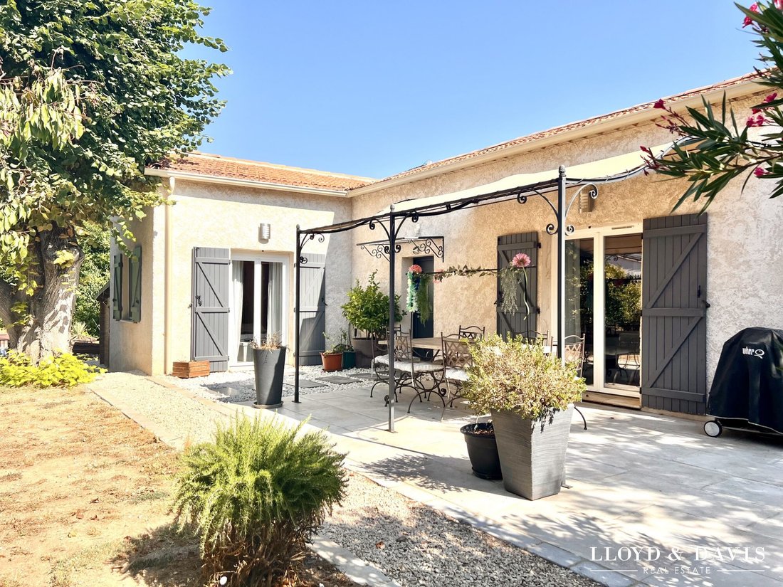 Villa in Callian, Provence-Alpes-Côte d'Azur, France 1 - 18544832