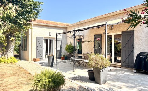 Villa in Callian, Provence-Alpes-Côte d'Azur, France 1