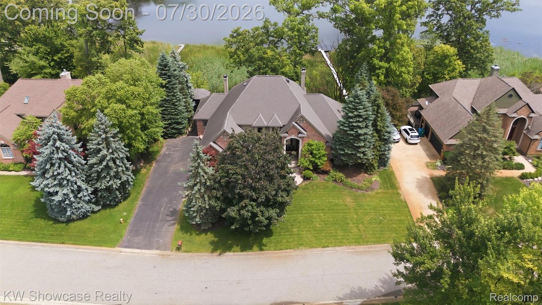 House in Walled Lake, Michigan, United States 3 - 18545408