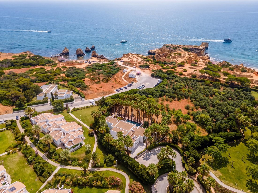Villa in Olhos de Agua, Algarve, Portugal 1 - 18549404
