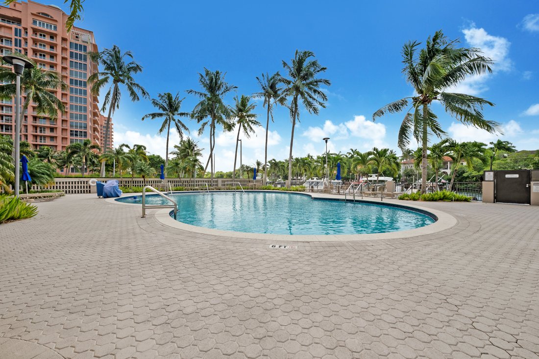 Condo in Miami, Florida, United States 3 - 18544971