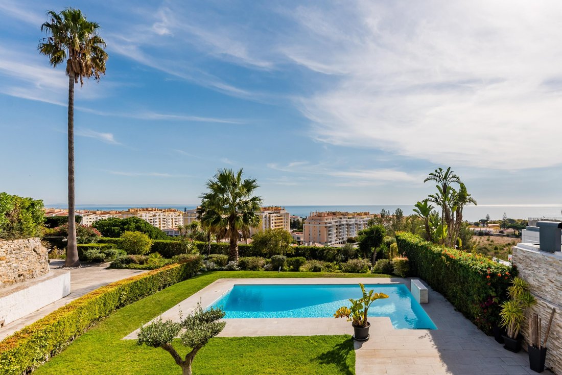 Villa in Parede, Lisbon, Portugal 1 - 18547486