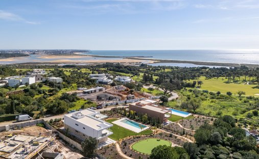 Villa in Sao Goncalo de Lagos, Algarve, Portugal 1