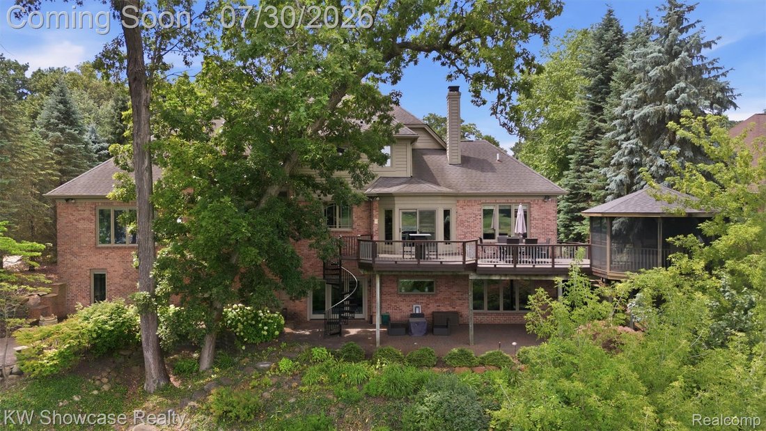 House in Walled Lake, Michigan, United States 4 - 18545408