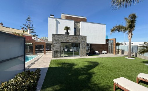 Villa in Charneca de Caparica und Sobreda, Setúbal Municipality, Portugal 1