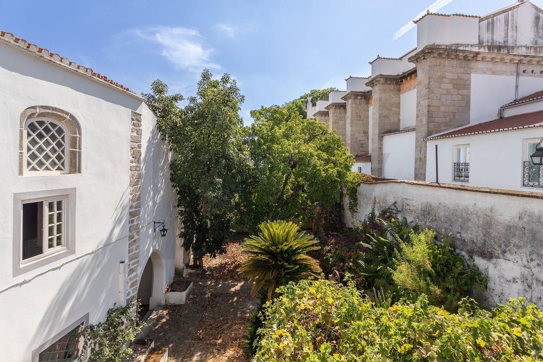 Townhouse in Evora (Sao Mamede, Se, Sao Pedro e Santo Antao), Évora District, Portugal 1 - 18545149