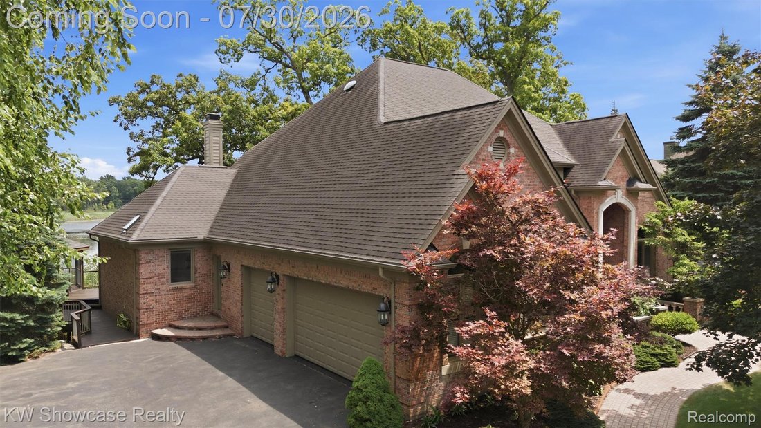 House in Walled Lake, Michigan, United States 5 - 18545408
