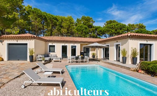 House in Bagnols-en-Forêt, Provence-Alpes-Côte d'Azur, France 1