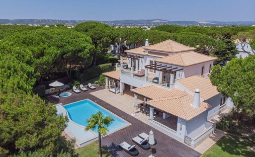 Villa in Praia dos Pescadores, Olhos de Agua, Portugal 1