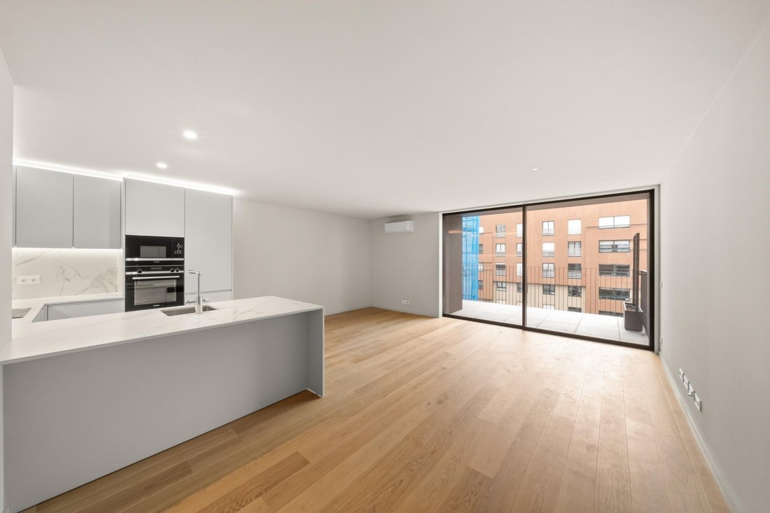 Apartment in Santa Marinha e Sao Pedro da Afurada, Porto District, Portugal 1 - 18546399