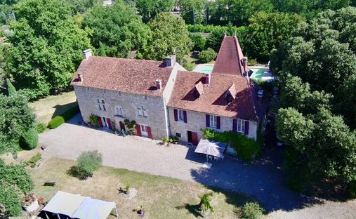 Estate in École Paul Bert-Lycée Bernard Palissy, Agen, France 1