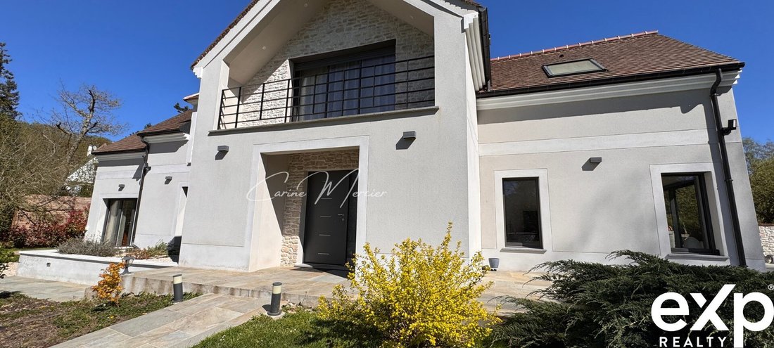 House in Saint-Remy-l'Honore, Ile-de-France, France 2 - 17776449