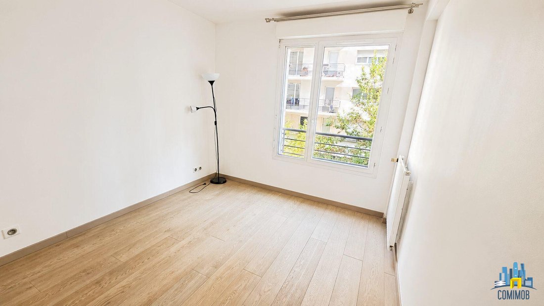 Apartment in Hôtel de Ville, Courbevoie, France 5 - 18544841