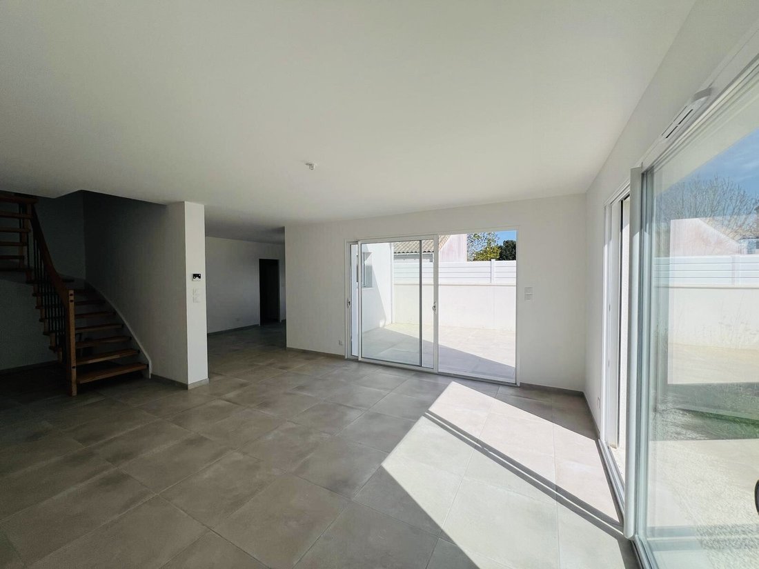House in Saint-Palais-sur-Mer, Nouvelle-Aquitaine, France 4 - 16986608